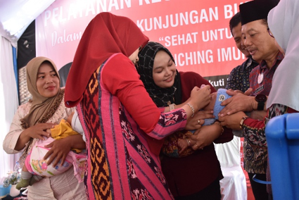 Bupati Demak mengajak masyarakat mendukung program vaksinasi rotavirus. Sumber foto: demakkab.go.id