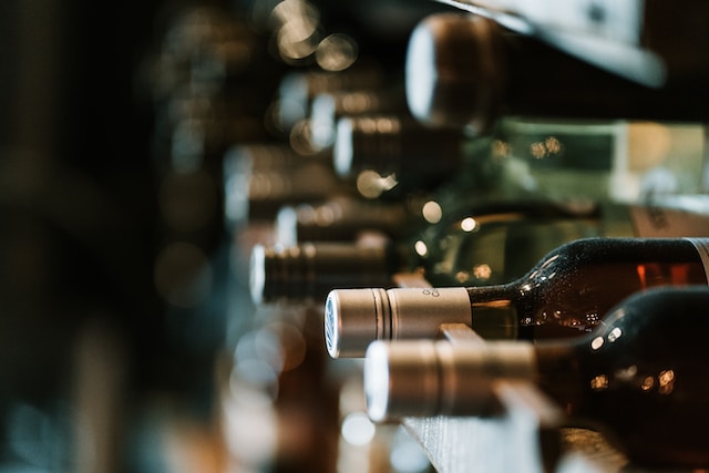 Ilustrasi botol wine. Foto: unsplash.com