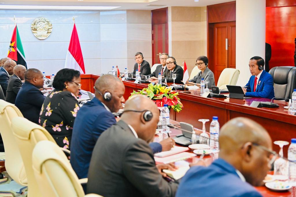 Rombongan Pemerintah Indonesia saat bertemu Pemerintah Mozambik. Foto: setkab.go.id