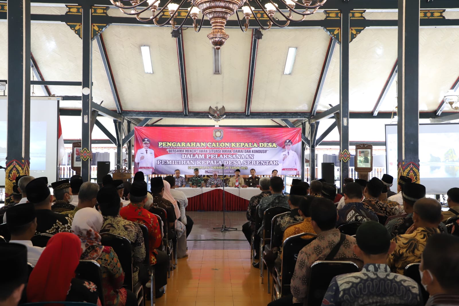 Wabup Purworejo beri arahan kepada 210 calon kepala desa. Sumber foto: purworejokab.go.id