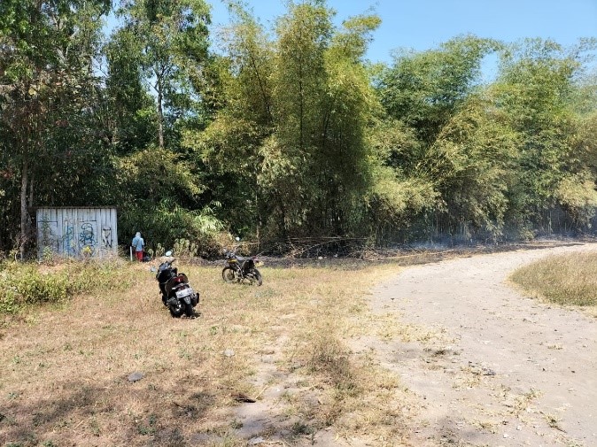 Lahan di sektor selatan Lapangan Jabalkat Padukuhan Tanjung terbakar. Foto: Narasumber Posjateng.id/ Joko Pranolo
