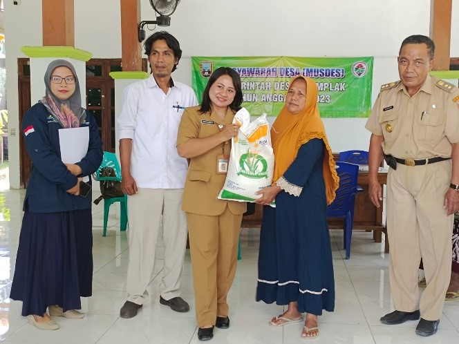 Pemkab Rembang mulai menyalurkan bantuan cadangan pangan berupa beras. Sumber foto: jatengprov.go.id