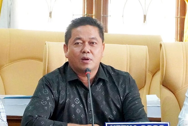 Ketua DPRD Kabupaten Pati Ali Badrudin (kiri). Foto istimewa