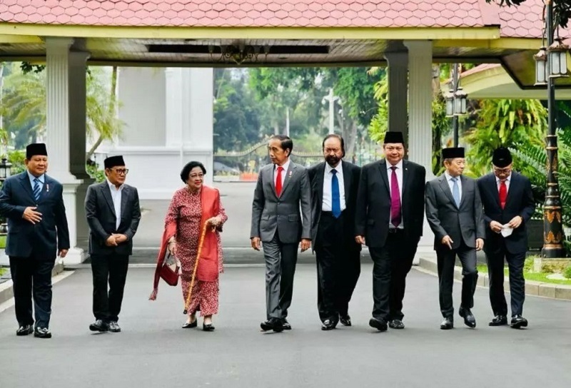 Presiden Joko Widodo (Jokowj) bersama ketum-ketum parpol pendukung pemerintahan Jokowi-Ma'ruf di Istana Negara. Foto Instagram @presidenmegawati.