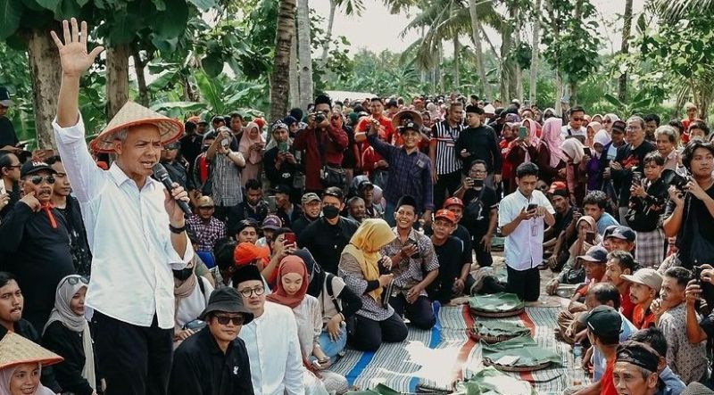 Capres nomor urut 3 Ganjar Pranowo bertemu petani Cangkrep Lor, Purworejo, Jawa Tengah, Minggu (31/12/2023). Foto Instagram Ganjar Pranowo/@ganjar_pranowo