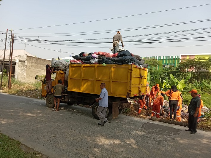 Ilustrasi petugas kebersihan. Foto Pemkab Bekasi