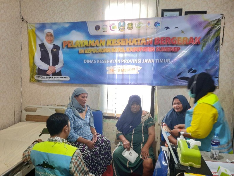 65 Warga di Raas Menerima Pengobatan Tradisional Daei dari Tim Yankes Bergerak