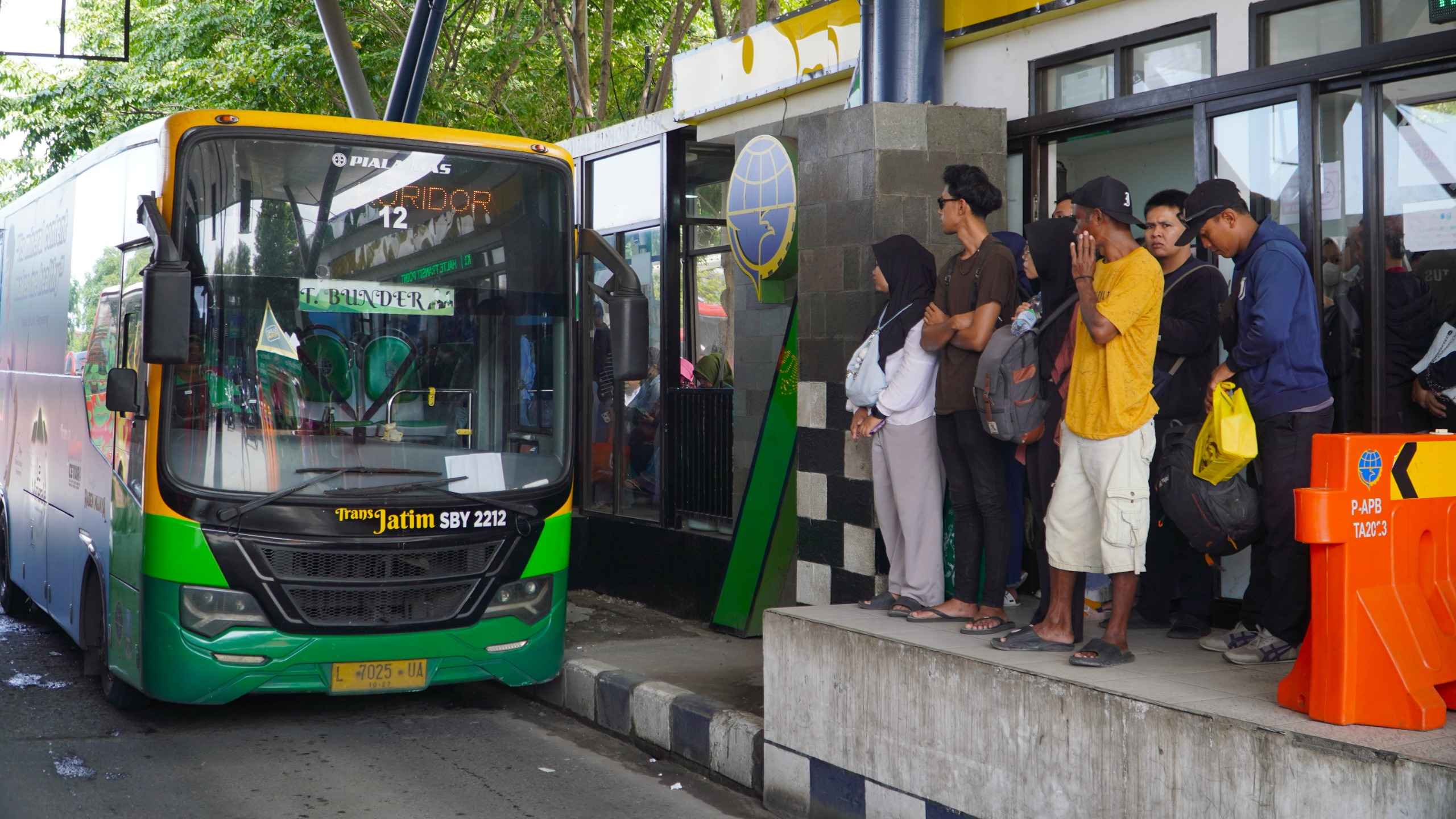 “Naik Bus Trans Jatim Gratis” untuk Lansia untuk Memperingati Halun 2025