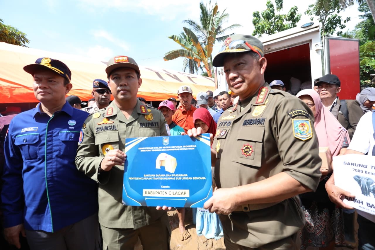 Bupati Cilacap Apresiasi Mendagri Tinjau Longsor