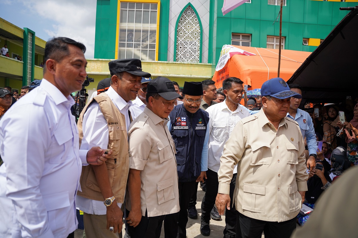 Mendagri Dampingi Presiden Prabowo Tinjau Banjir Langkat, Fokus Pemulihan Warga