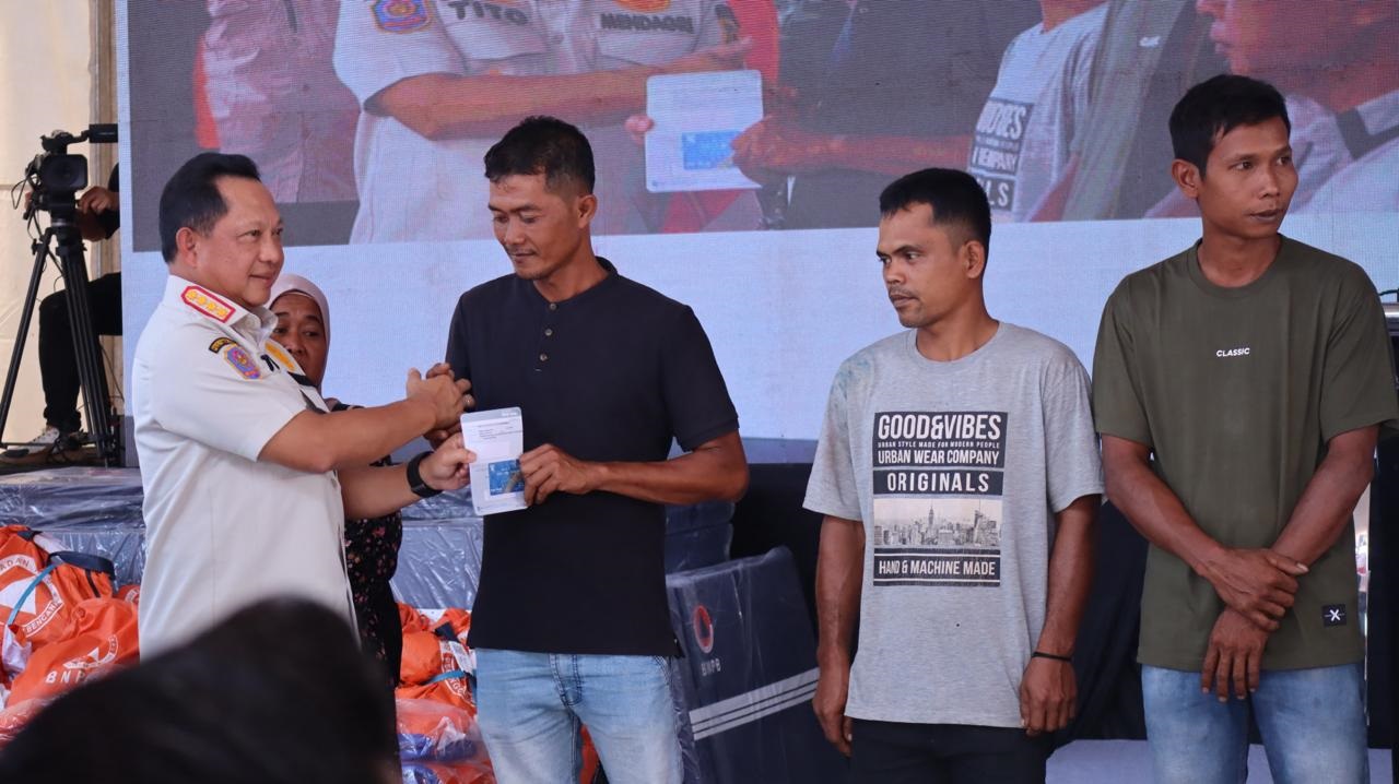 Satgas PRR Resmikan Huntara di Tapanuli Selatan dan 7 Kabupaten Lain Secara Serempak