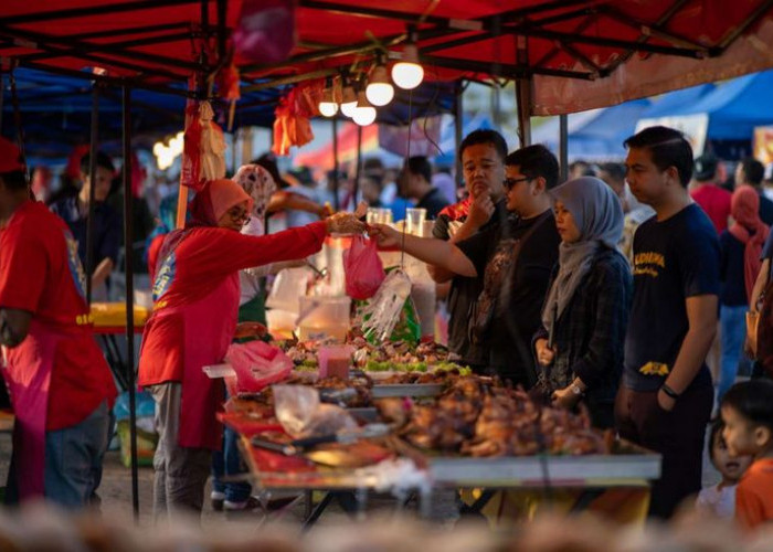 Jelang Lebaran, Aktivitas Pasar Rakyat di Wilayah Terdampak Terus Bergeliat